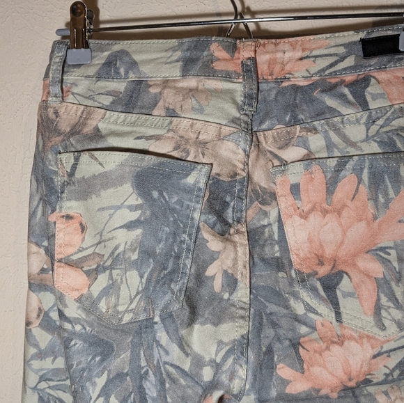 Kut from the Kloth Donna high rise skinny floral jeans raw hem - Picture 4 of 9